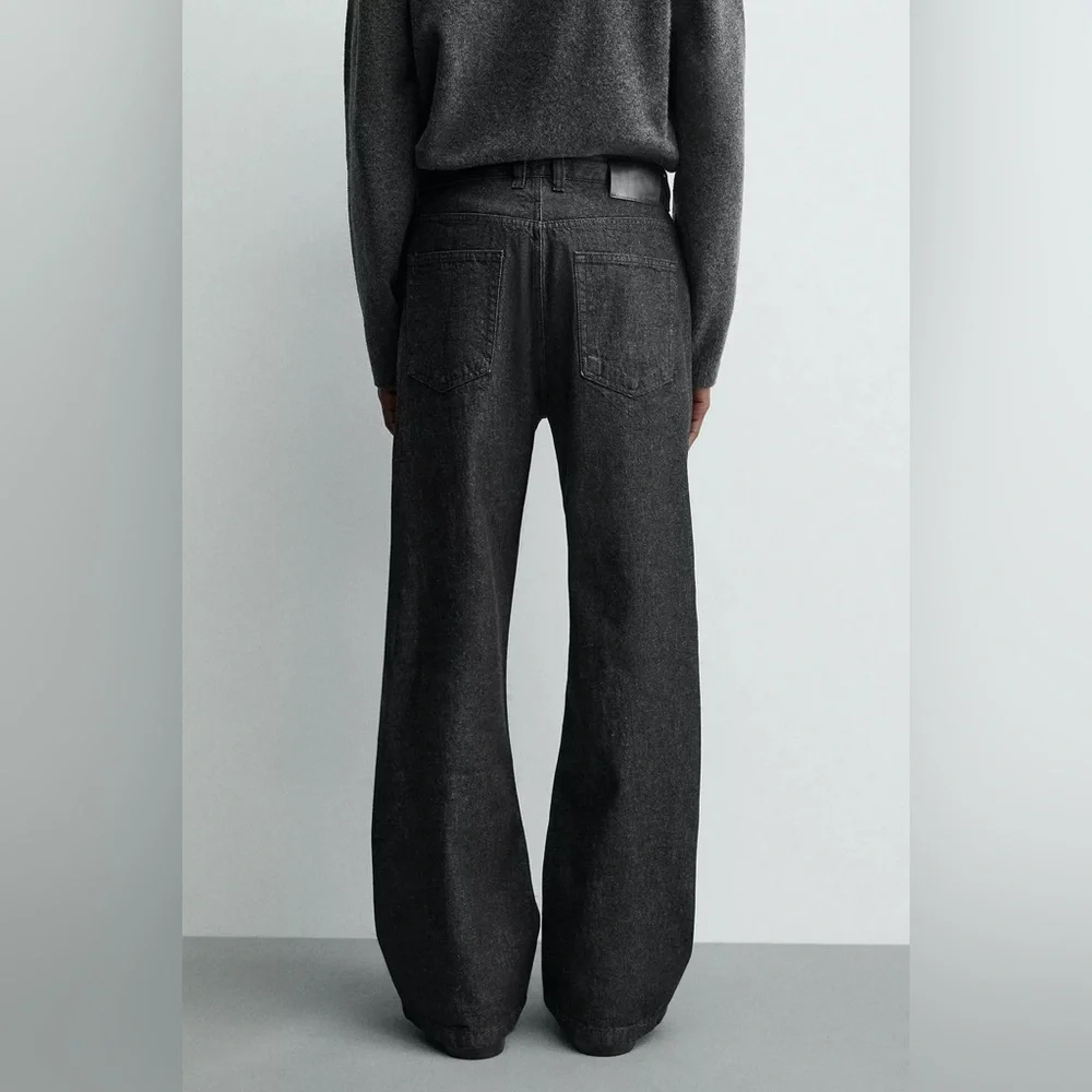 Zara Relaxed Flare‎ Fit Jeans